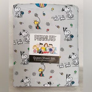 Peanuts Snoopy Easter Eggs Baskets and Bunnies Sheet Set - Gray - Queen